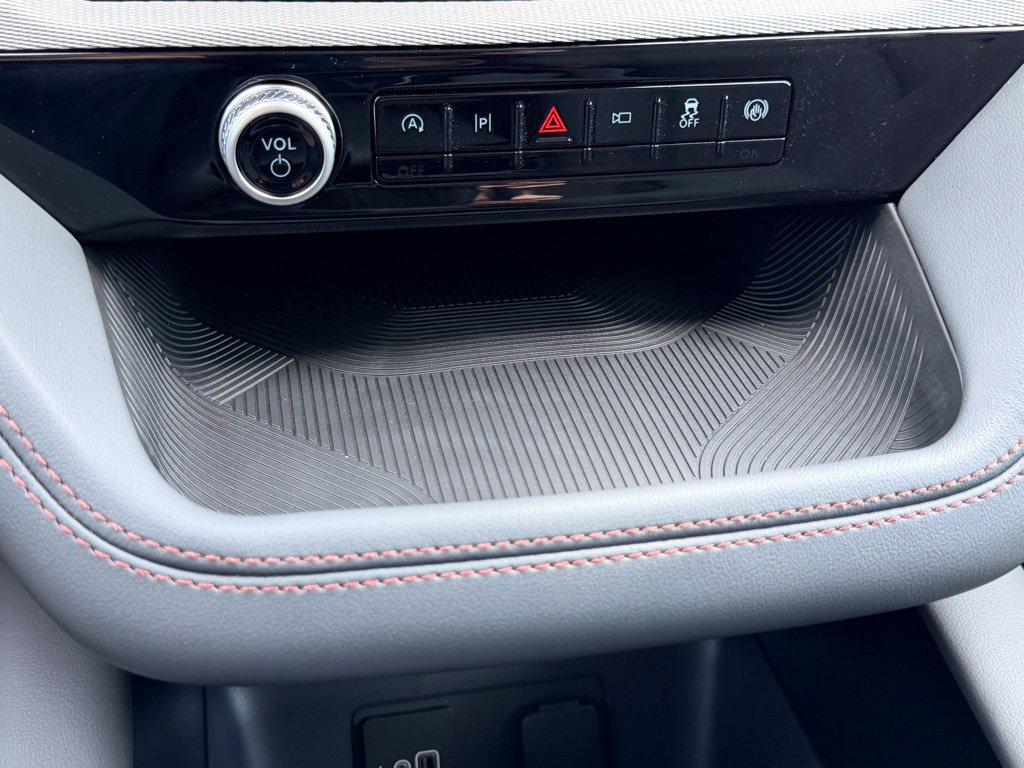 New 2026 Ford Explorer Active RWD image 21