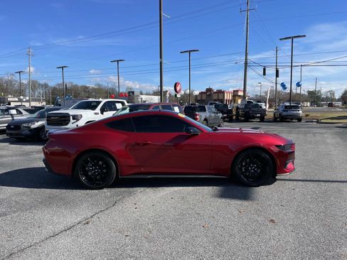 Used 2024 Ford Mustang Coupe image 2