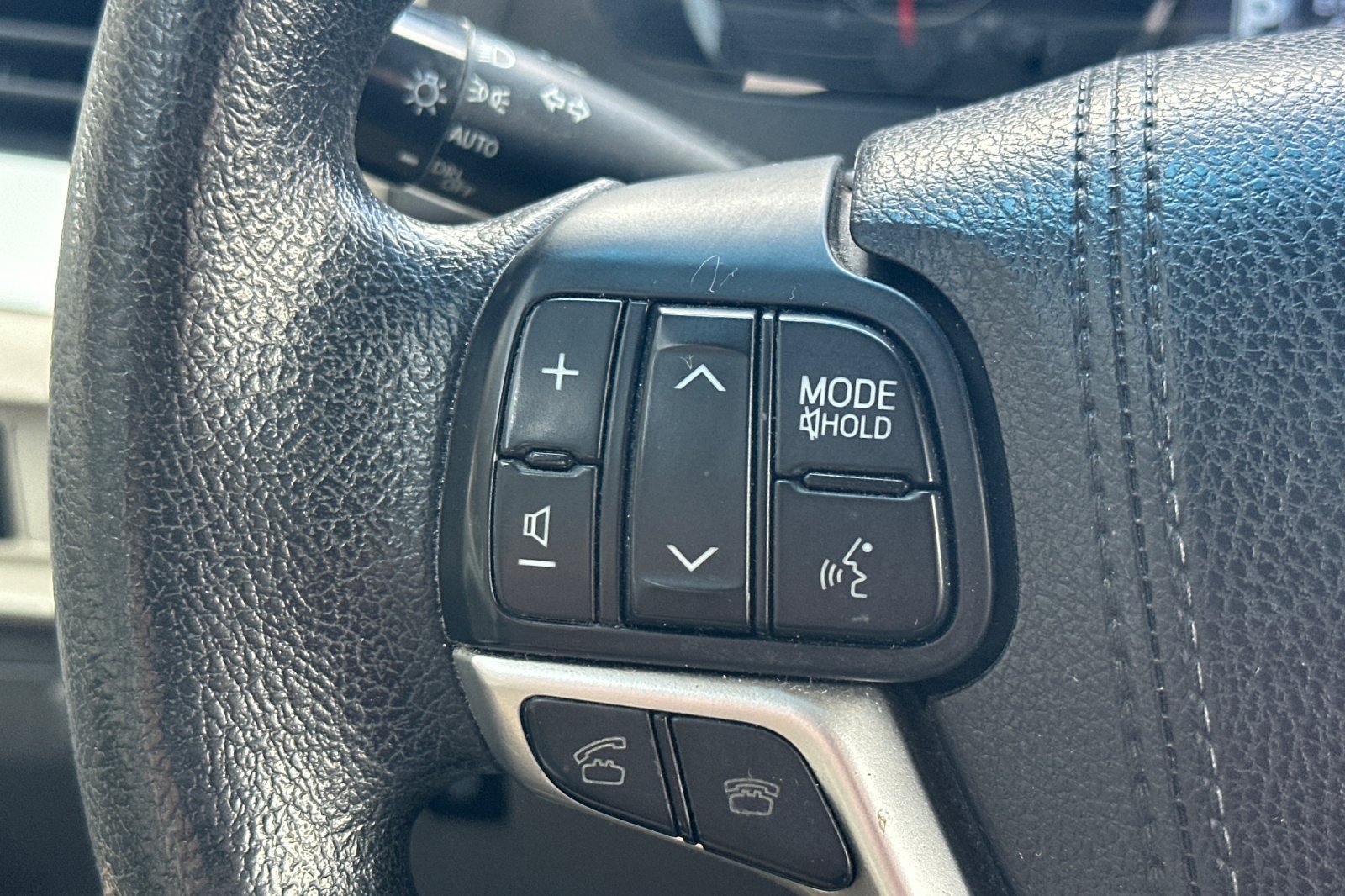 Used 2015 Toyota Sienna LE FWD image 36