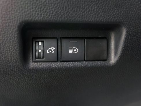Used 2021 Toyota RAV4 XLE AWD/4WD image 24
