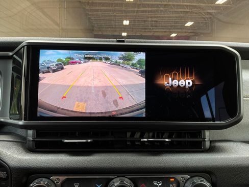 Used 2025 Jeep Wrangler Unlimited Sport AWD/4WD image 30