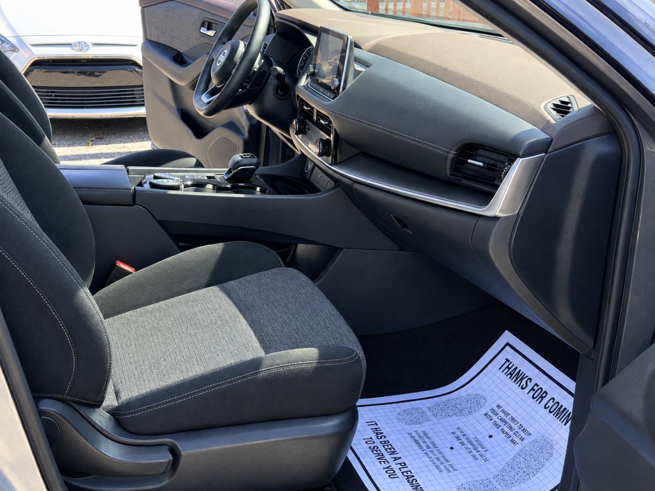 Used 2021 Nissan Rogue SV FWD image 16
