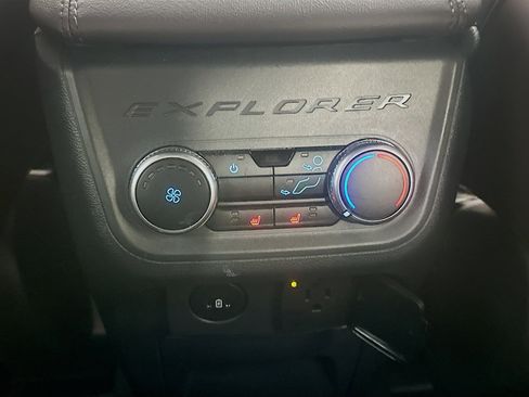 Used 2025 Ford Explorer Platinum w/ LUX Leather Package image 29