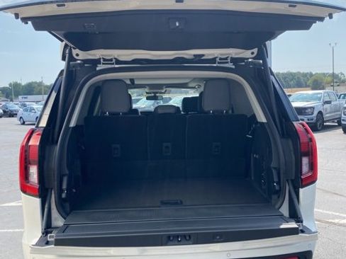 New 2025 Ford Expedition Active image 10