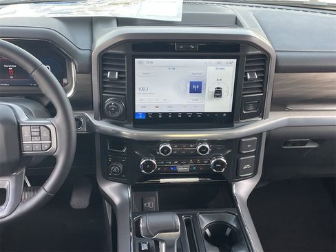 Used 2025 Ford F150 Lariat w/ Equipment Group 501A Mid image 16