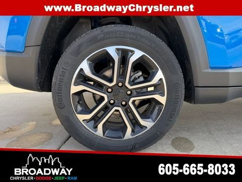 Used 2022 Jeep Compass Limited image 9