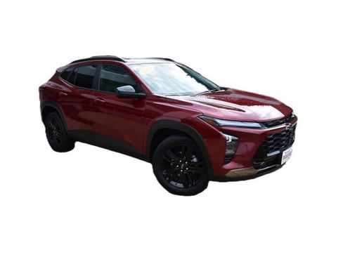 Used 2024 Chevrolet Trax ACTIV w/ Sunroof Package FWD image 2