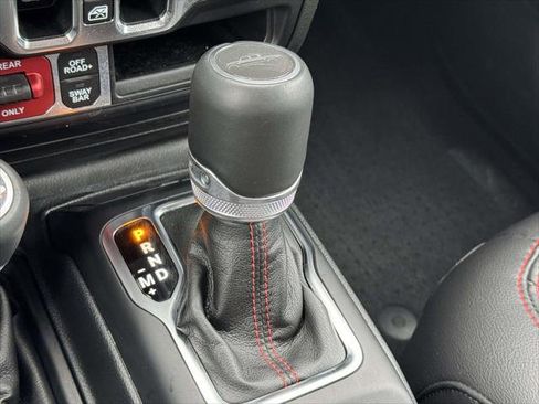 Used 2022 Jeep Gladiator Rubicon w/ Cold Weather Group image 29