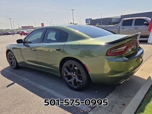 Used 2020 Dodge Charger SXT w/ Blacktop Package RWD image 3