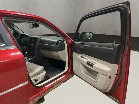 Used 2006 Chrysler 300 C image 19