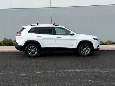 Used 2019 Jeep Cherokee Latitude Plus w/ Cold Weather Group image 6