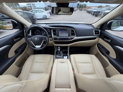 Used 2017 Toyota Highlander XLE FWD image 23