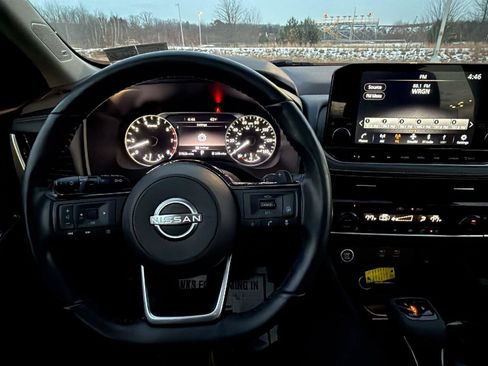 Used 2022 Nissan Rogue SL w/ SL Premium Package image 27