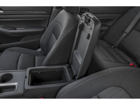 Used 2025 Nissan Altima 2.5 SV FWD image 15