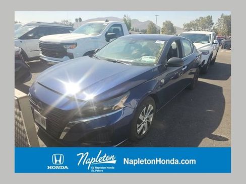 Used 2024 Nissan Altima 2.5 S FWD image 1