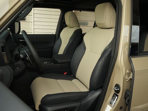 Used 2026 Lexus GX 550 image 8