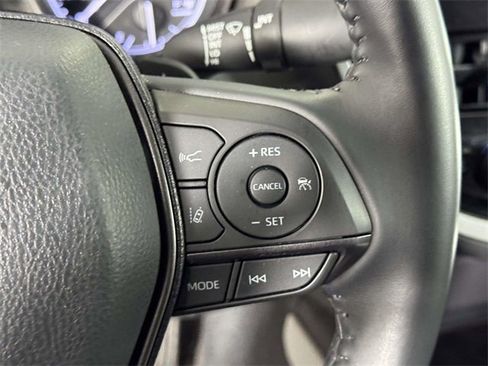 Used 2022 Toyota Camry SE image 23