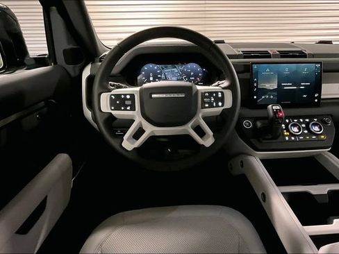Certified 2025 Land Rover Defender 110 S AWD/4WD image 4