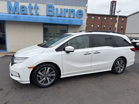 Certified 2023 Honda Odyssey Touring image 1
