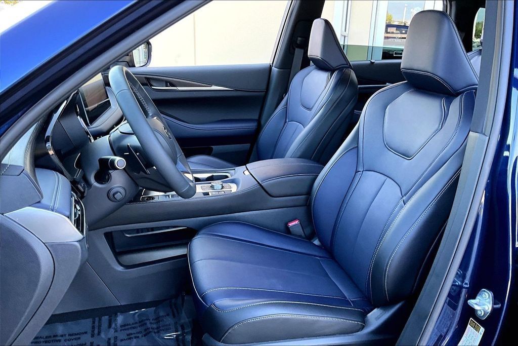 Certified 2026 INFINITI QX60 Sport w/ Dark Cargo Package AWD/4WD image 15