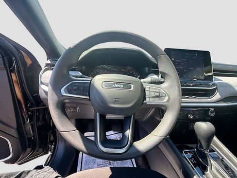 Used 2025 Jeep Compass Sport AWD/4WD image 13