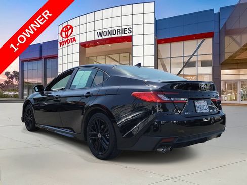 Used 2025 Toyota Camry SE FWD image 5