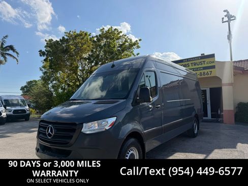 Used 2019 Mercedes-Benz Sprinter 170 image 1
