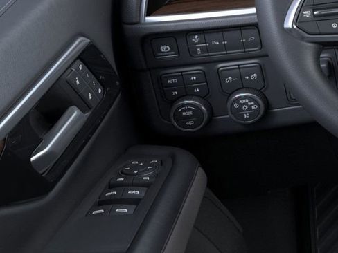 New 2025 Chevrolet Suburban High Country image 23