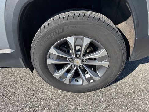Used 2025 Chevrolet Equinox LT AWD/4WD image 15