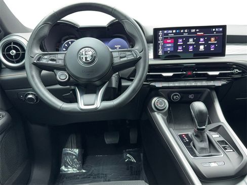 Used 2024 Alfa Romeo Tonale Ti w/ Active Assist Package image 17