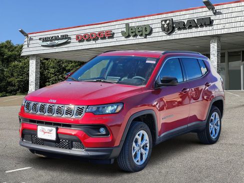 New 2026 Jeep Compass Latitude image 2