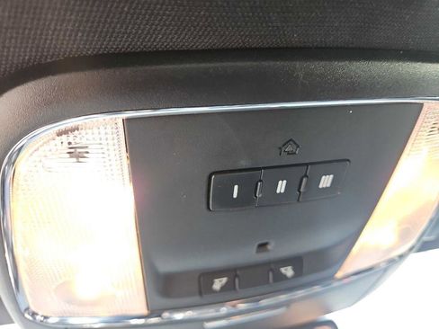 Used 2013 Chrysler 300 S image 21