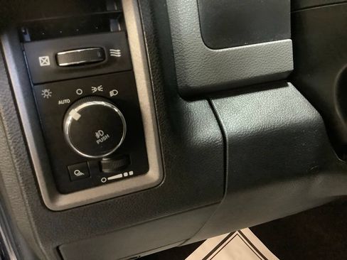 Used 2017 RAM 1500 Express AWD/4WD image 24