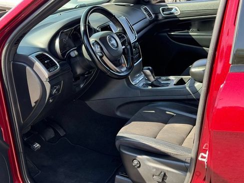 Used 2021 Jeep Grand Cherokee Laredo X RWD image 12