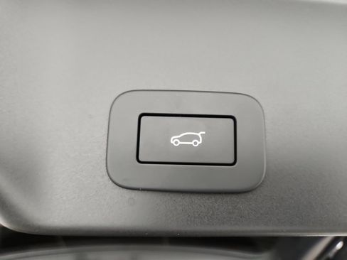 Used 2025 Land Rover Range Rover Evoque Dynamic SE image 40