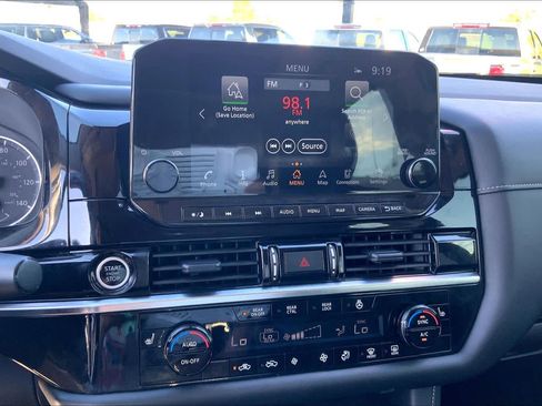 Used 2024 Nissan Pathfinder SL w/ SL Premium Package AWD/4WD image 29