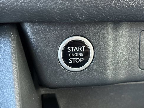 Used 2023 Nissan Rogue S FWD image 29