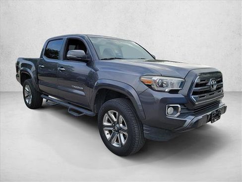 Used 2016 Toyota Tacoma Limited w/ Towing Package RWD image 3