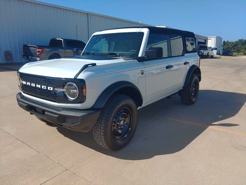 New 2026 Ford Bronco Big Bend w/ Black Appearance Package AWD/4WD image 2