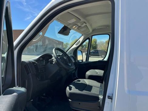 Used 2025 RAM ProMaster 2500 w/ Convenience Group image 8