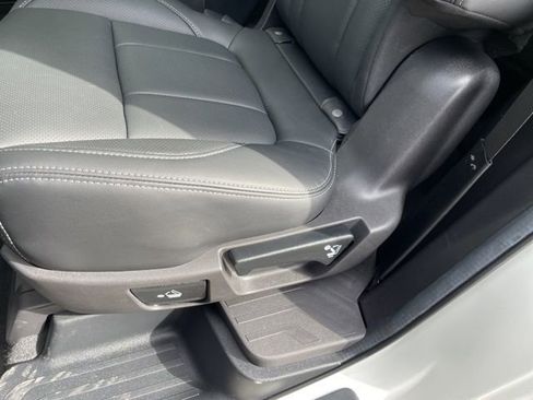 Used 2023 Subaru Ascent Touring image 32