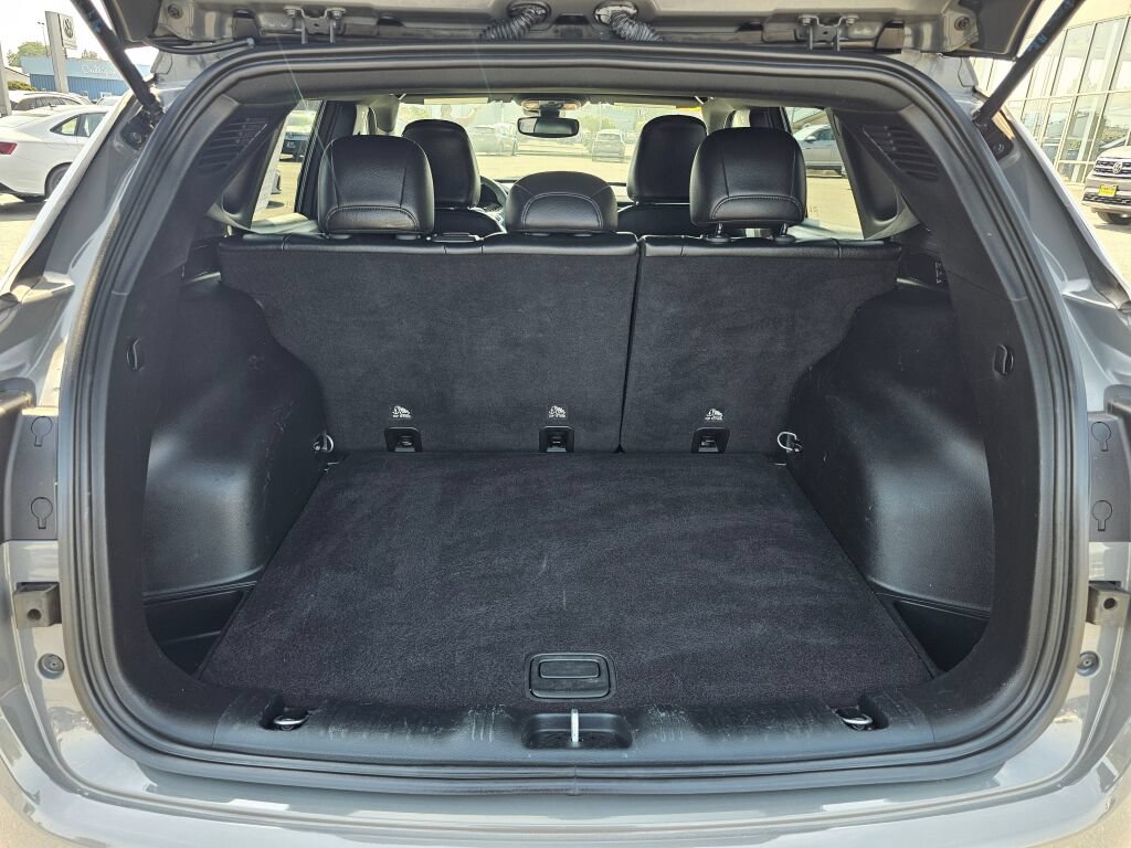 Used 2024 Jeep Compass Limited AWD/4WD image 32