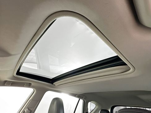 Used 2014 Toyota RAV4 Limited image 27