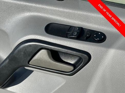 Used 2015 Mercedes-Benz Sprinter 2500 image 8