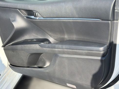 Used 2019 Toyota Camry LE FWD image 28