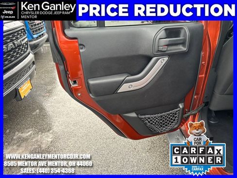 Used 2014 Jeep Wrangler Unlimited Sahara w/ Connectivity Group image 17