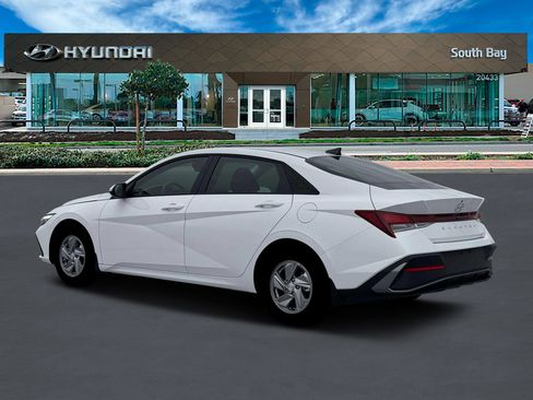 New 2026 Hyundai Elantra SE w/ Cargo Package image 4