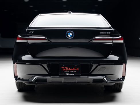 Used 2023 BMW i7 xDrive60 w/ Executive Package 2 AWD/4WD image 28