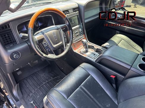 Used 2017 Lincoln Navigator L Reserve image 39