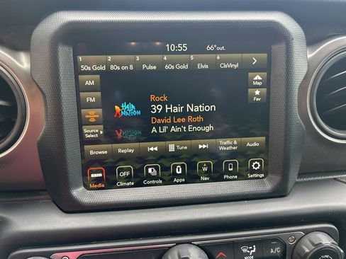 Used 2023 Jeep Gladiator Sport image 12